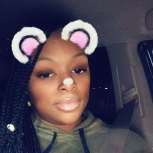 Meet your Posher, Ayesha